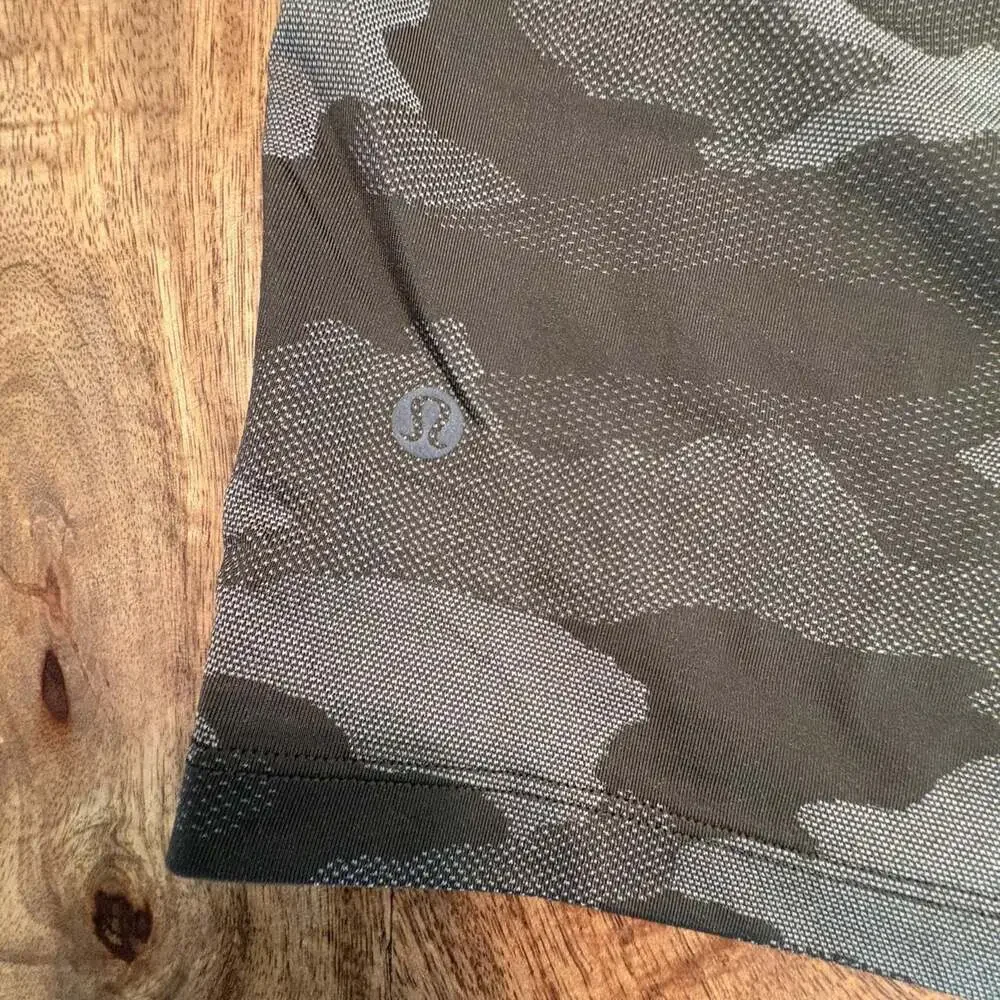 Lululemon Shorts Mens Medium Green Camo Lined 9 Inch Inseam Lined Drawstring